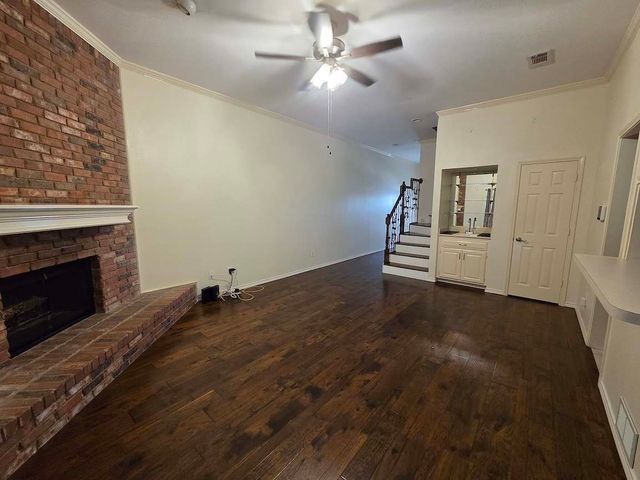 5839 Lake Point Drive, Arlington, TX 76016