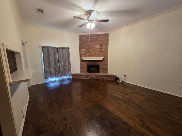 5839 Lake Point Drive, Arlington, TX 76016