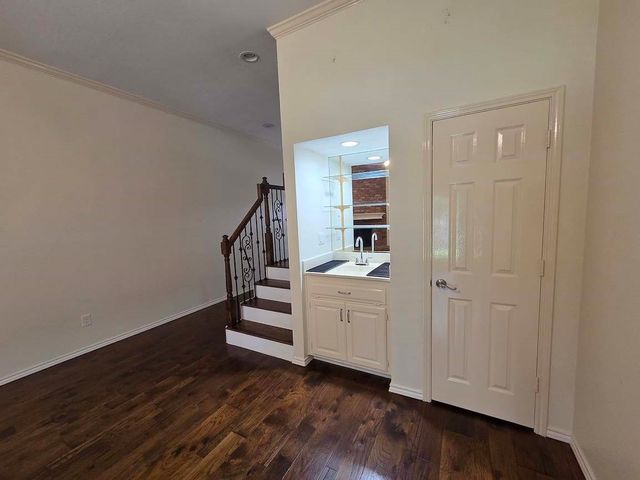 5839 Lake Point Drive, Arlington, TX 76016