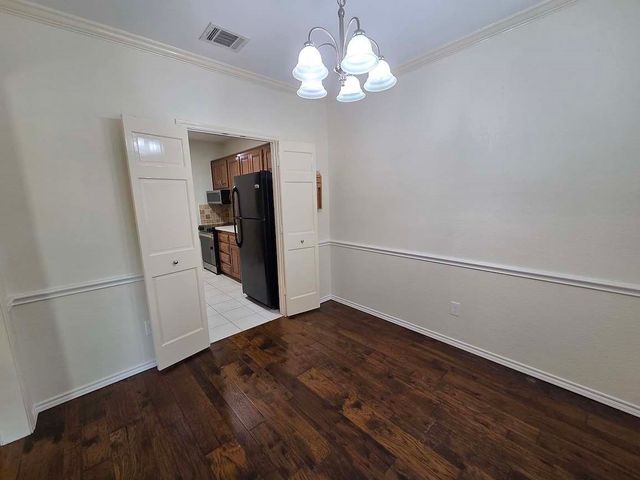 5839 Lake Point Drive, Arlington, TX 76016
