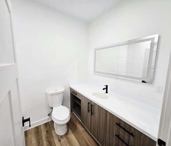 5766 N 42nd STREET, Milwaukee, WI 53209