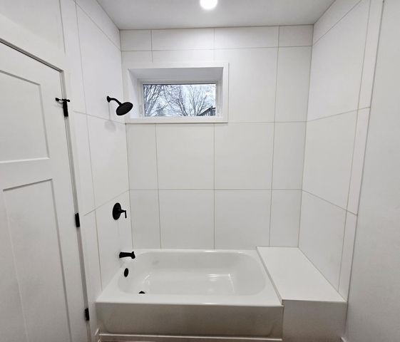 5766 N 42nd STREET, Milwaukee, WI 53209