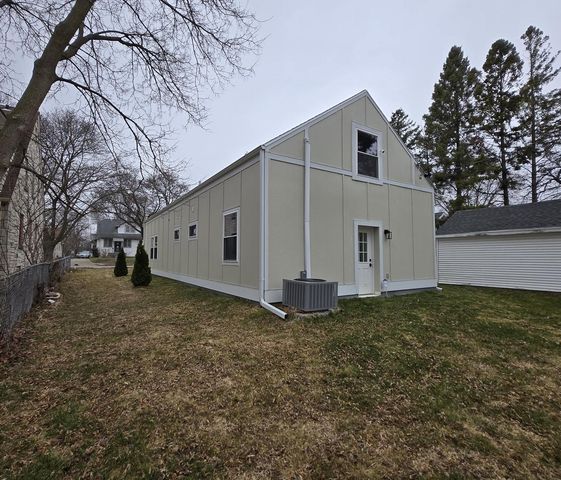 5766 N 42nd STREET, Milwaukee, WI 53209