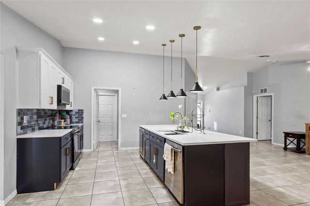 2710 25TH STREET SW, Lehigh Acres, FL 33976