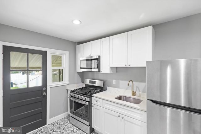 2754 MOORGATE RD, Dundalk, MD 21222