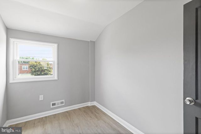 2754 MOORGATE RD, Dundalk, MD 21222