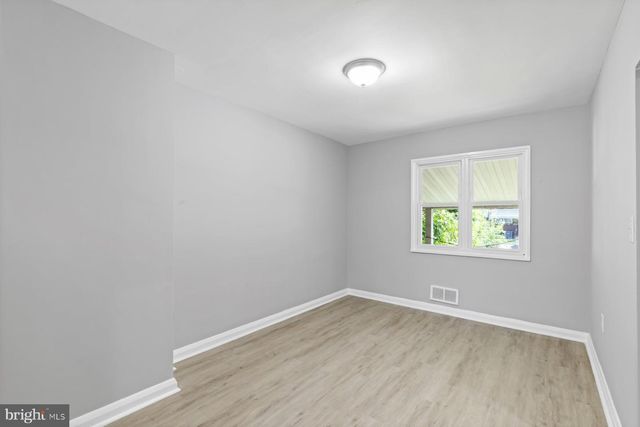 2754 MOORGATE RD, Dundalk, MD 21222