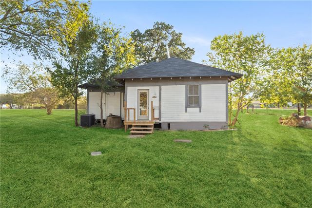 7964 FM 141, Dime Box, TX 77853