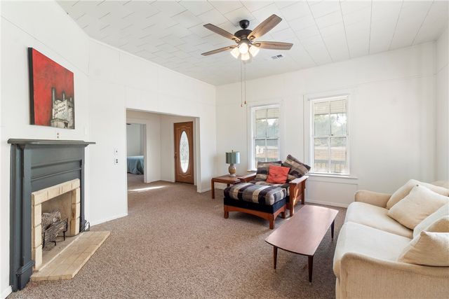 7964 FM 141, Dime Box, TX 77853