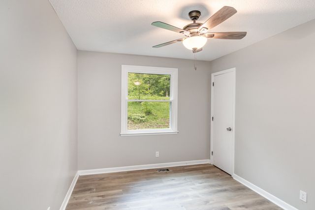 2117 Ferry Rd, Clarksville, TN 37040