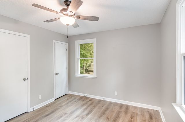 2117 Ferry Rd, Clarksville, TN 37040