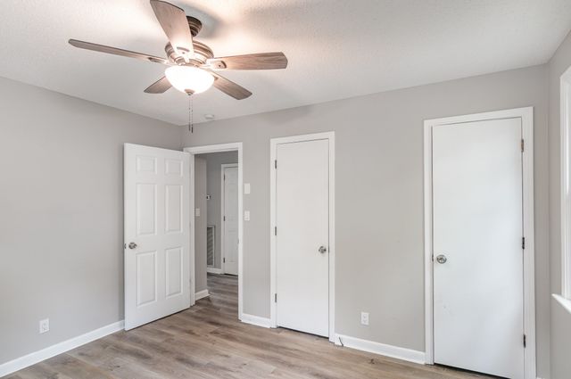 2117 Ferry Rd, Clarksville, TN 37040