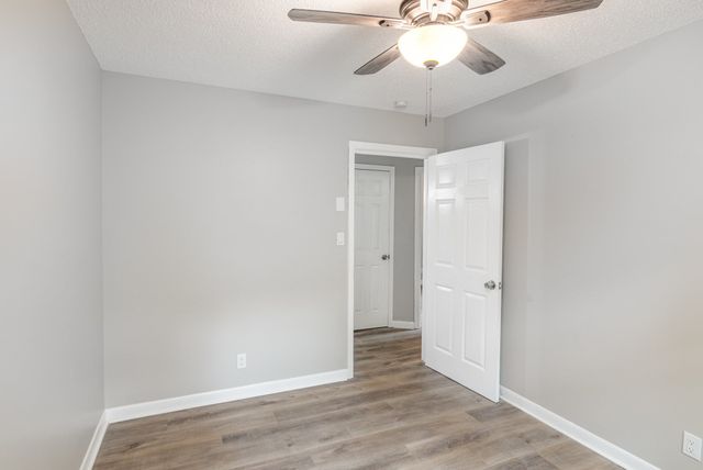 2117 Ferry Rd, Clarksville, TN 37040