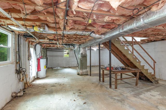 2117 Ferry Rd, Clarksville, TN 37040