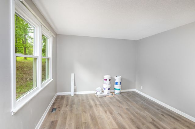 2117 Ferry Rd, Clarksville, TN 37040