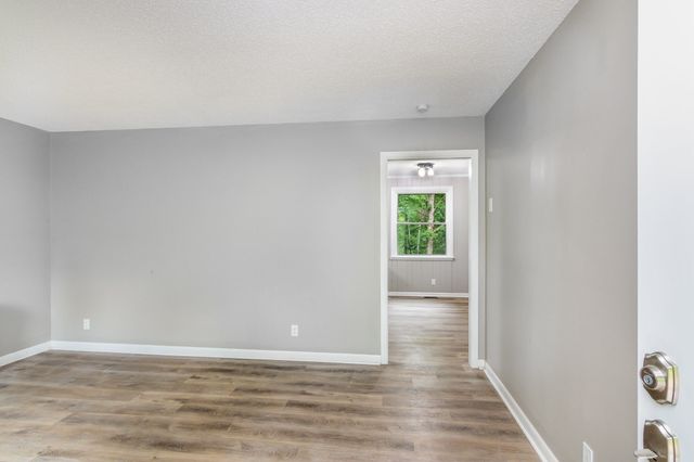 2117 Ferry Rd, Clarksville, TN 37040