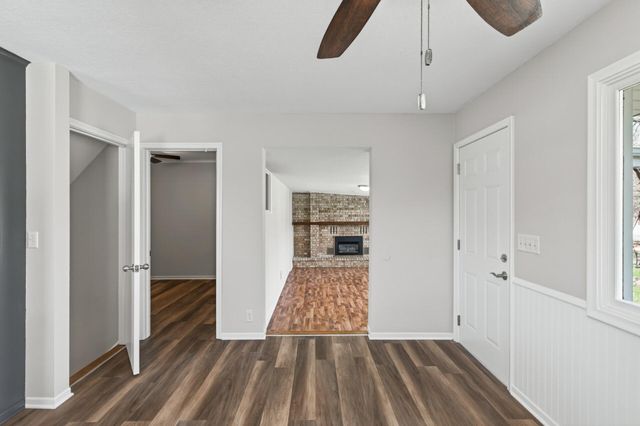 289 89th Avenue NE, Blaine, MN 55434