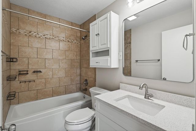 289 89th Avenue NE, Blaine, MN 55434