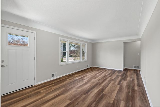 289 89th Avenue NE, Blaine, MN 55434