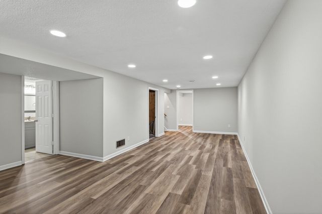 289 89th Avenue NE, Blaine, MN 55434