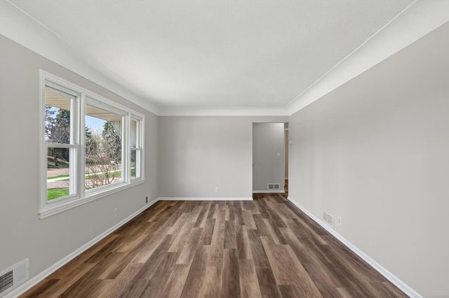 289 89th Avenue NE, Blaine, MN 55434