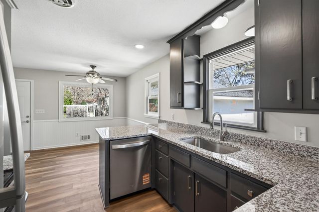 289 89th Avenue NE, Blaine, MN 55434