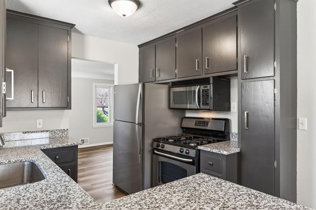 289 89th Avenue NE, Blaine, MN 55434