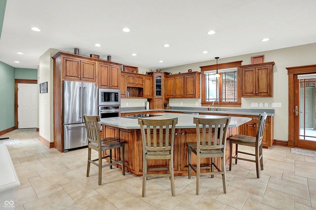 6 Stonybrook Drive, Brownsburg, IN 46112