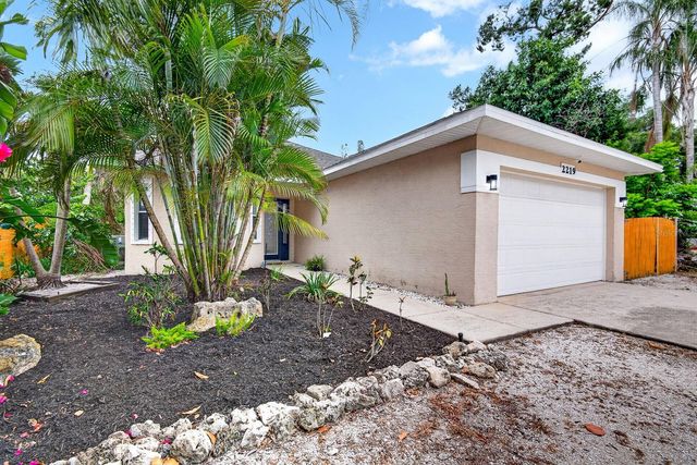 2219 18TH AVENUE W, Bradenton, FL 34205