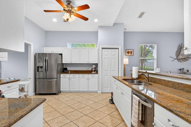 2219 18TH AVENUE W, Bradenton, FL 34205