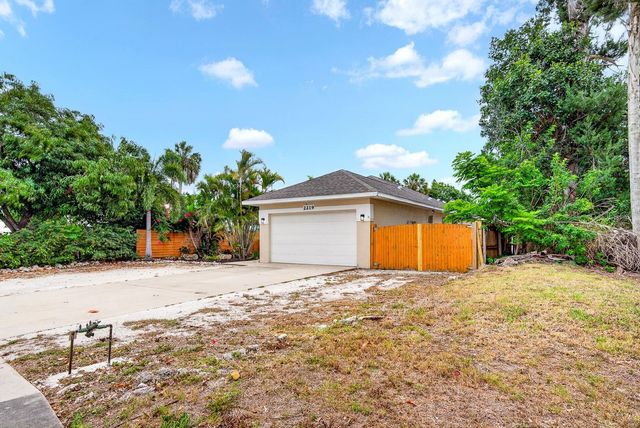 2219 18TH AVENUE W, Bradenton, FL 34205