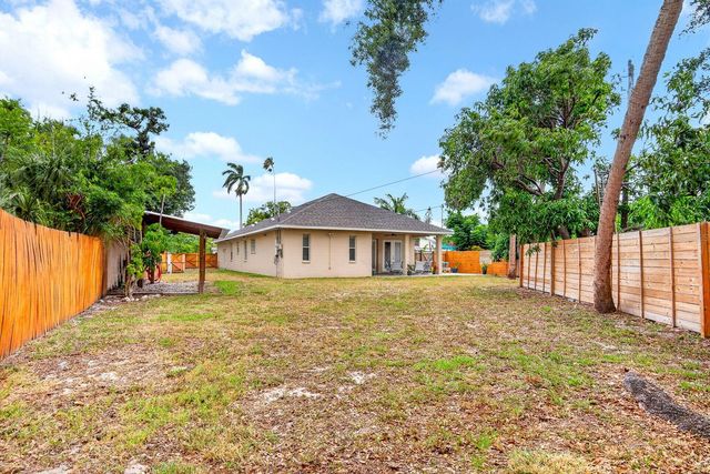 2219 18TH AVENUE W, Bradenton, FL 34205
