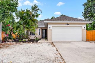 2219 18TH AVENUE W, Bradenton, FL 34205