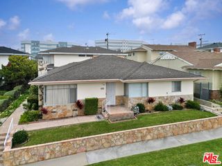 5145 W 58th Place, Los Angeles, CA 90056