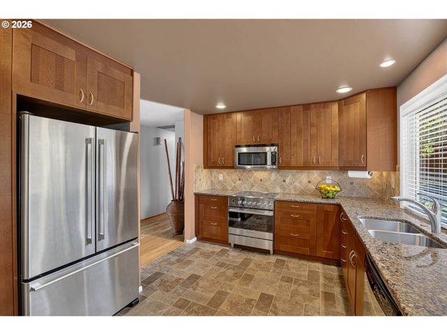 10690 Sw FAIRHAVEN St, Portland, OR 97223