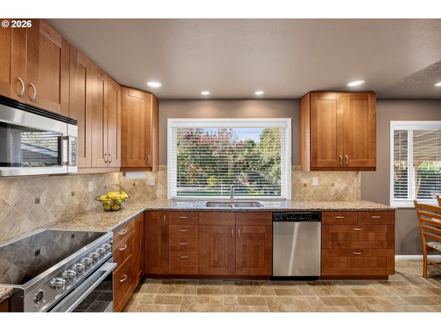 10690 Sw FAIRHAVEN St, Portland, OR 97223