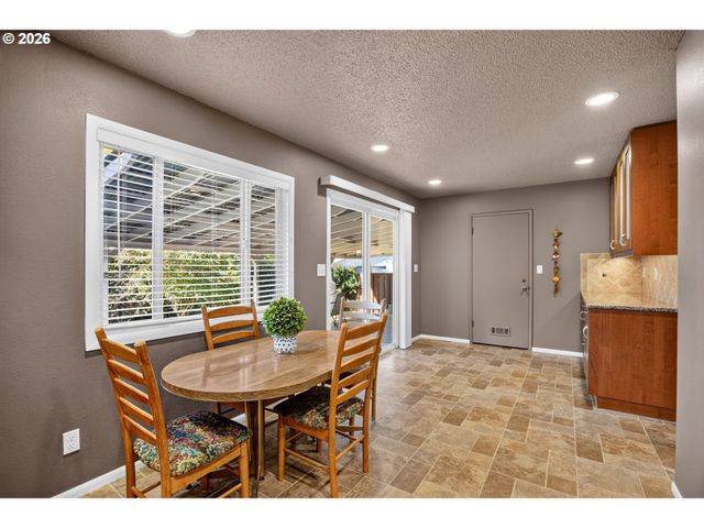 10690 Sw FAIRHAVEN St, Portland, OR 97223