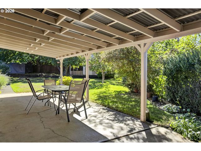 10690 Sw FAIRHAVEN St, Portland, OR 97223
