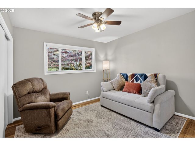 10690 Sw FAIRHAVEN St, Portland, OR 97223
