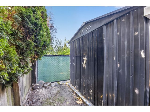 10690 Sw FAIRHAVEN St, Portland, OR 97223