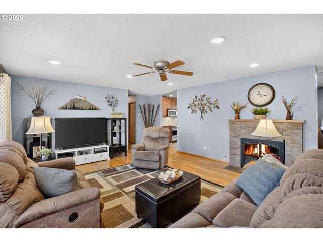 10690 Sw FAIRHAVEN St, Portland, OR 97223