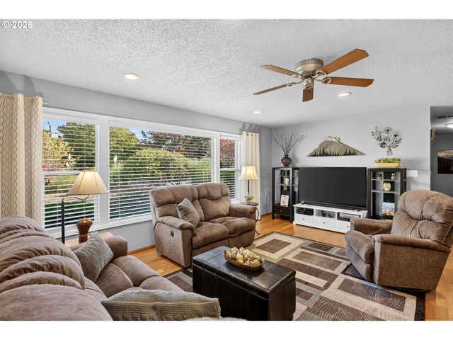 10690 Sw FAIRHAVEN St, Portland, OR 97223