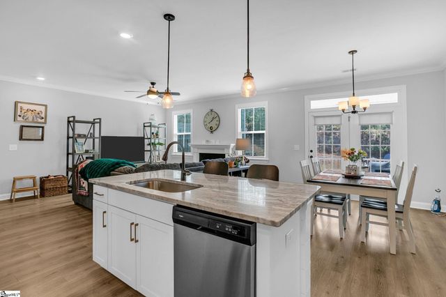 17 Byrnes Lane, Greenville, SC 29609