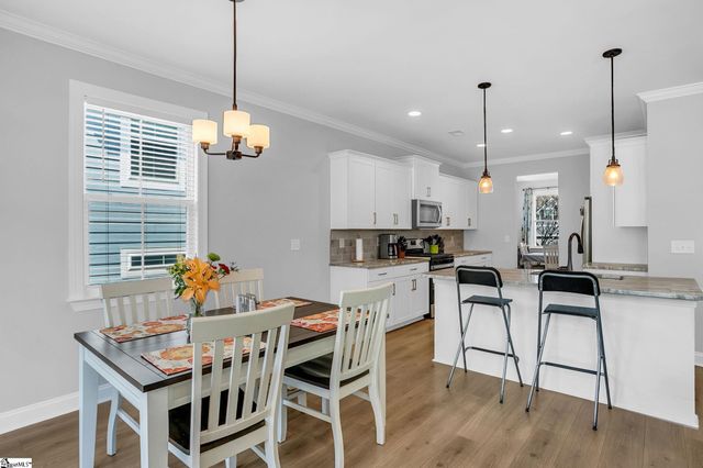 17 Byrnes Lane, Greenville, SC 29609