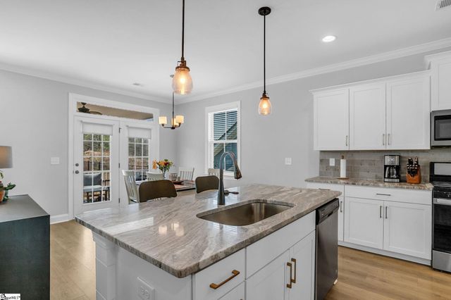 17 Byrnes Lane, Greenville, SC 29609