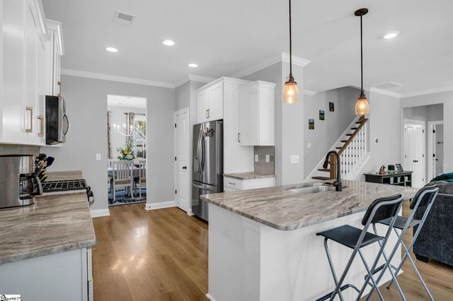 17 Byrnes Lane, Greenville, SC 29609