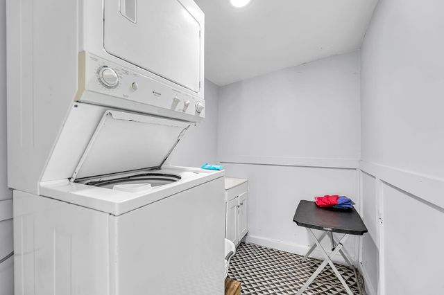 2212 Jenkins Street, Edisto Island, SC 29438