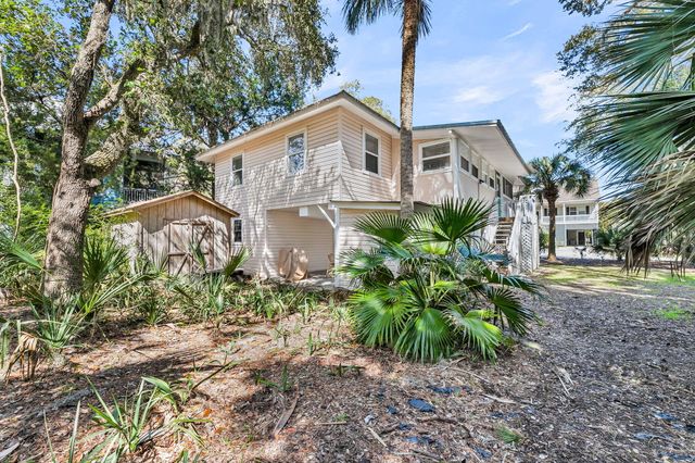 2212 Jenkins Street, Edisto Island, SC 29438