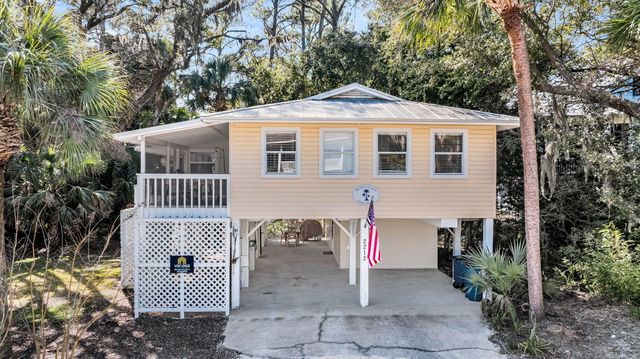 2212 Jenkins Street, Edisto Island, SC 29438