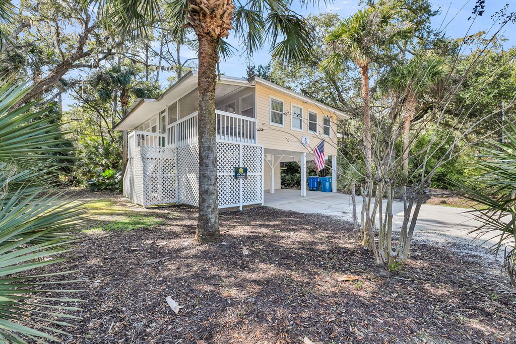Image 25 of property listing at 2212 Jenkins Street, Edisto Island, SC 29438